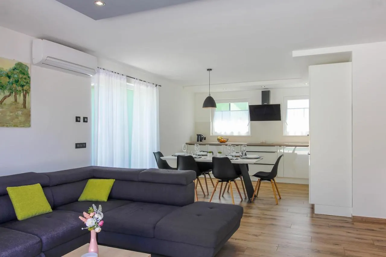 Stunning Modern Villa Monte Vernal In Pula Near The Beach And City Center 0*,